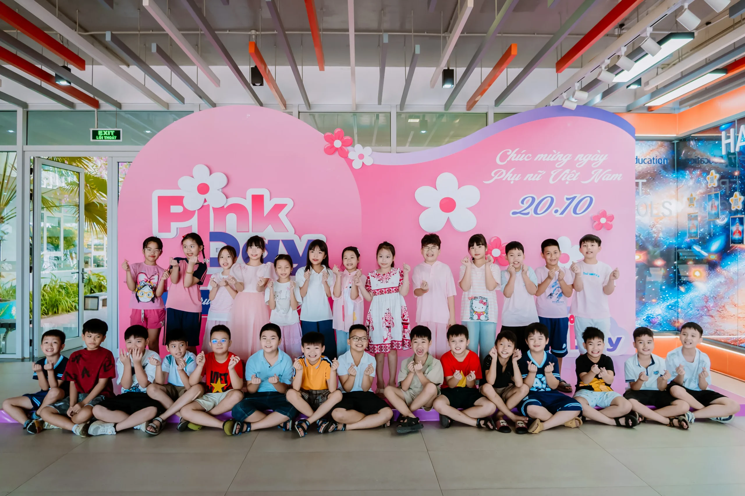 Pink Day! 2026 – Sắc hồng rực rỡ lan tỏa yêu thương tại FPT School Hà Nam | FPT Schools