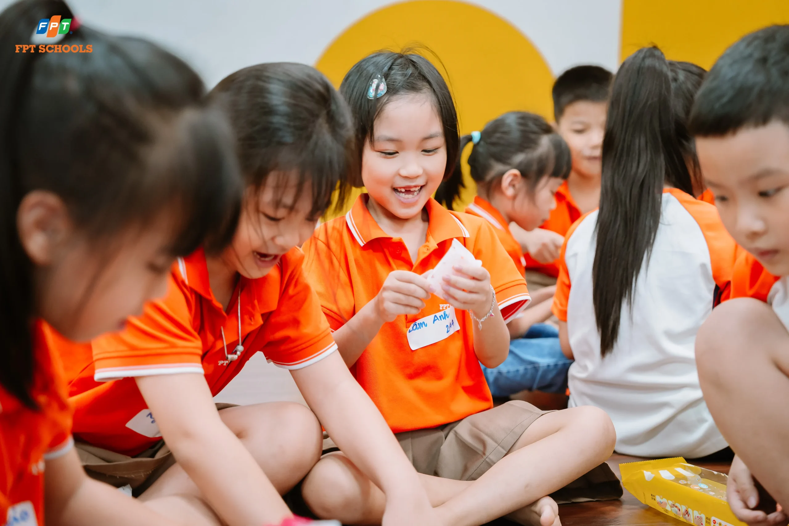 Workshop tâm lý “Giải mã cảm xúc” giúp học sinh khối 1, 2 hiểu và làm chủ cảm xúc | FPT Schools