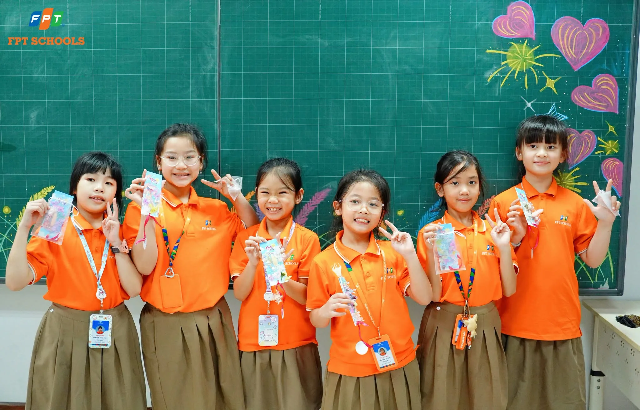BLOOM WITHIN – Học sinh FPT School Long Vân gửi trọn yêu thương mùa 20/10 | FPT Schools