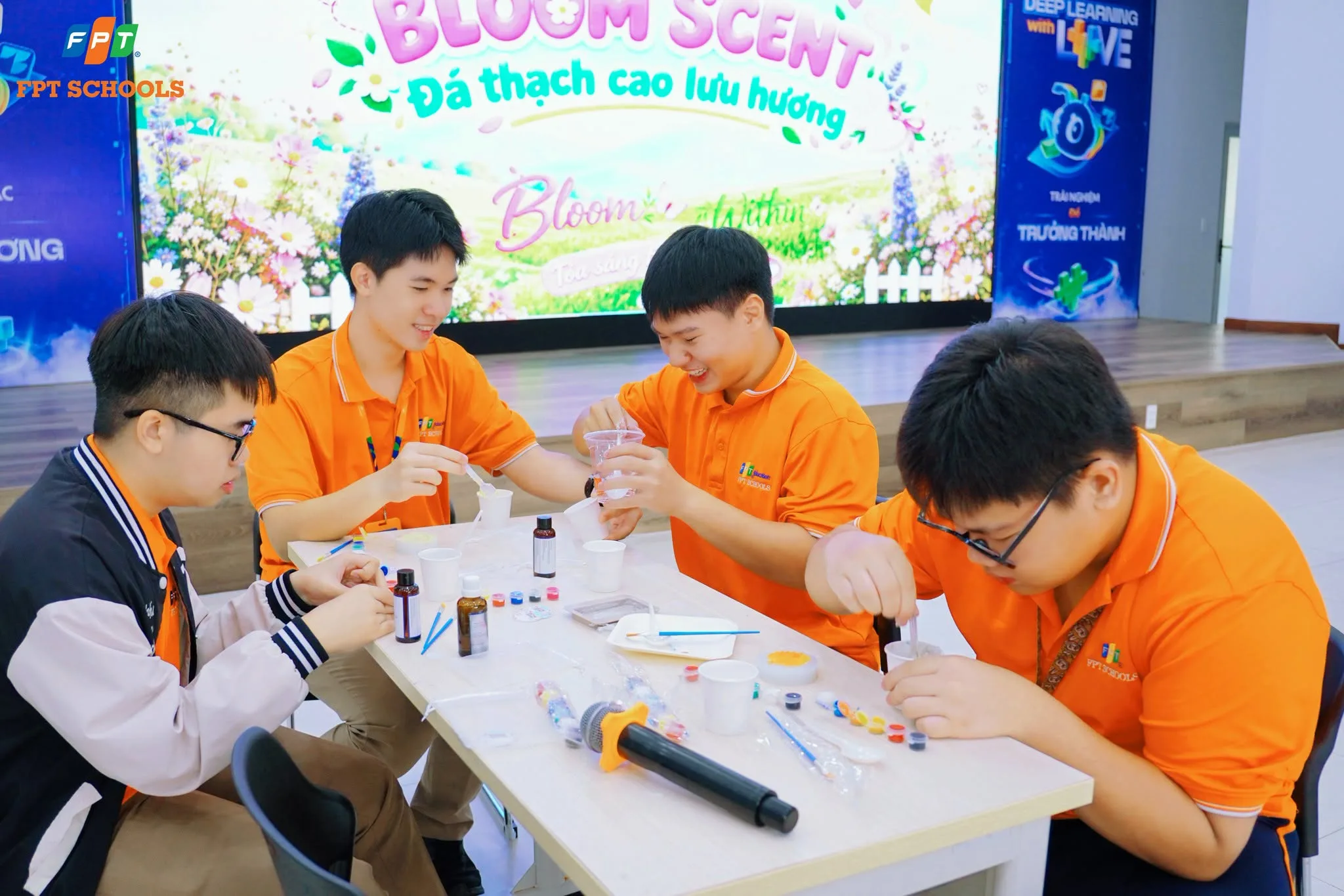 BLOOM WITHIN – Học sinh FPT School Long Vân gửi trọn yêu thương mùa 20/10 | FPT Schools