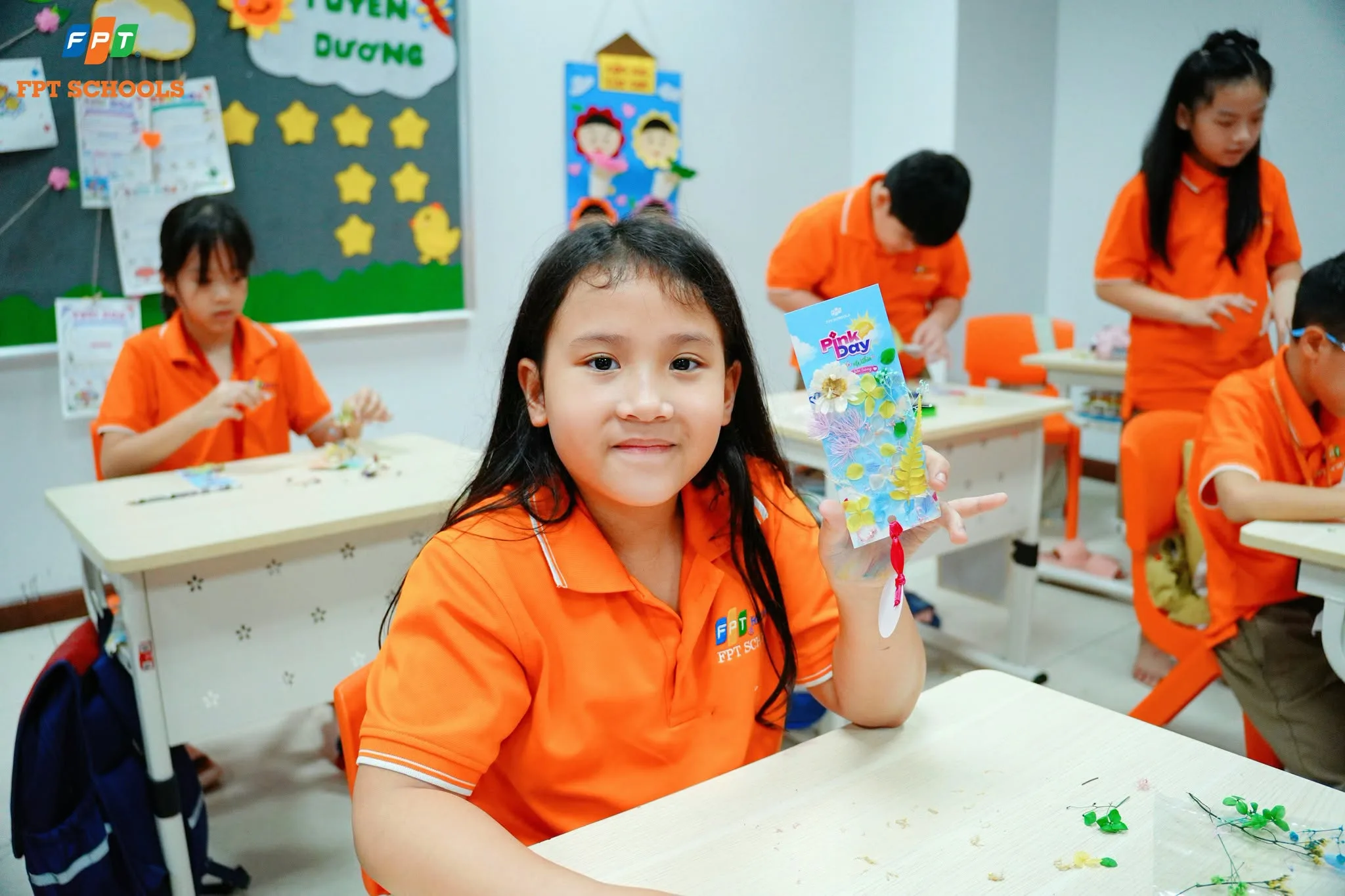 BLOOM WITHIN – Học sinh FPT School Long Vân gửi trọn yêu thương mùa 20/10 | FPT Schools