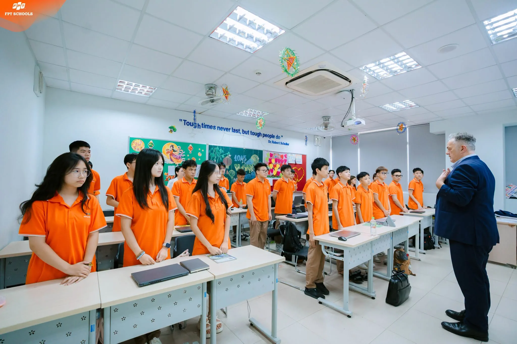 TRẢI NGHIỆM HỌC TẬP ĐA NGÀNH CÙNG CÁC CHUYÊN GIA QUỐC TẾ TẠI TRƯỜNG THPT FPT - FPT Education TRẢI NGHIỆM HỌC TẬP ĐA NGÀNH CÙNG CÁC CHUYÊN GIA QUỐC TẾ TẠI TRƯỜNG THPT FPT | FPT Schools