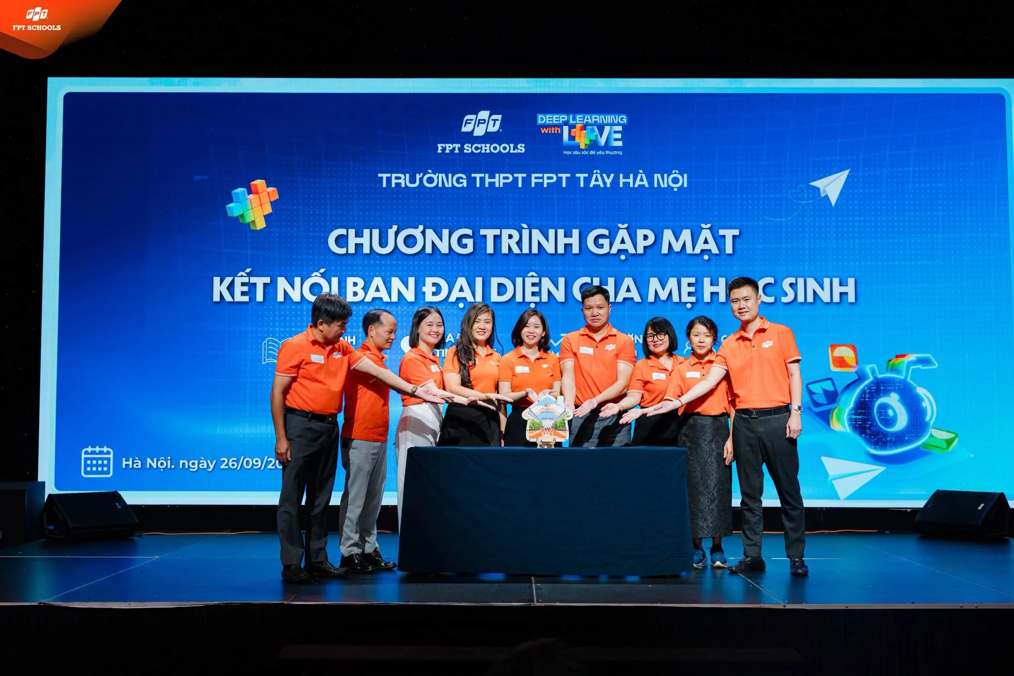 07 đại diện tham gia Ban Đại diện Cha Mẹ học sinh cấp trường được kiện toàn tại chương trình.