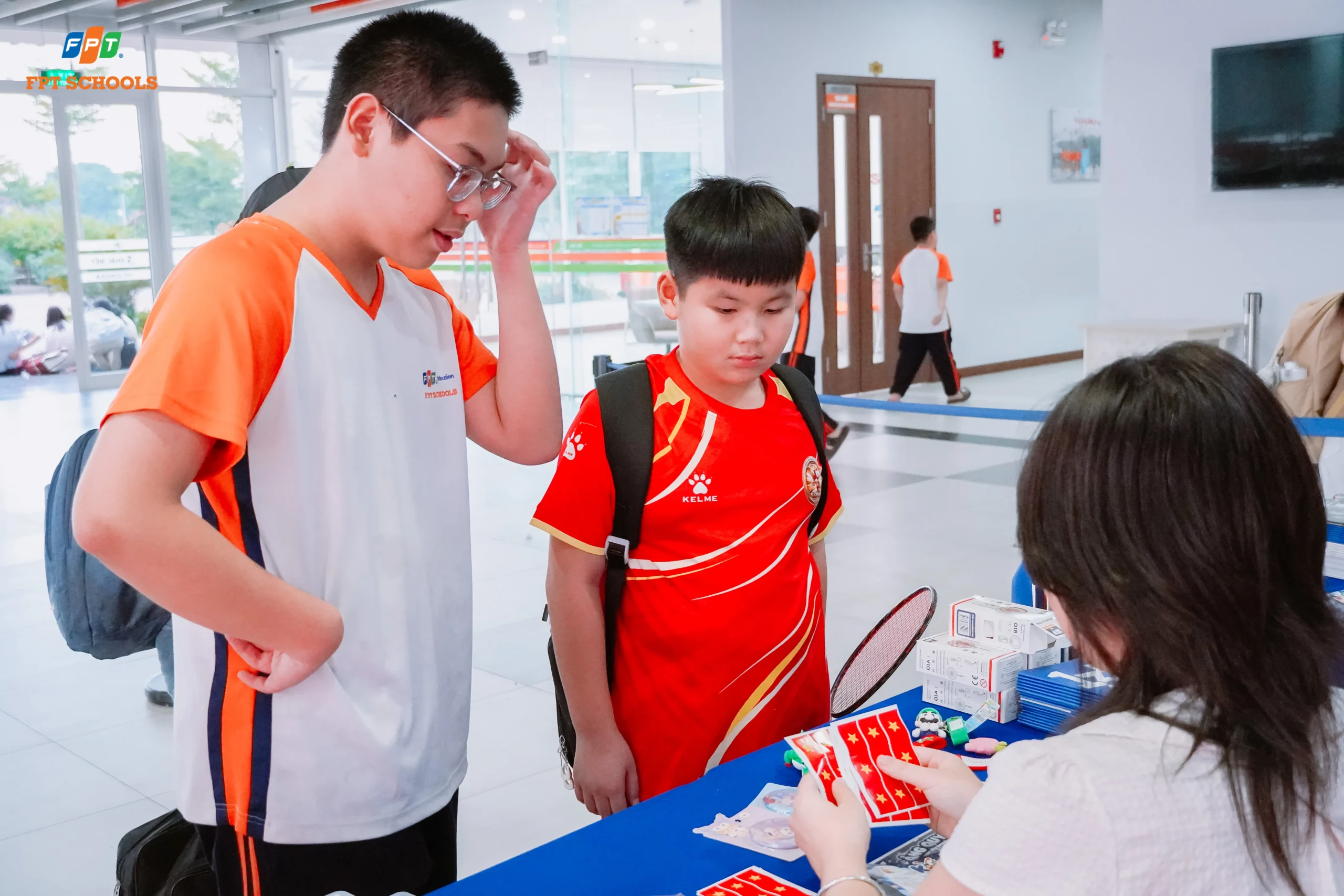 Kiến Sưu Sao - Đổi sao nhận quà, lan toả tinh thần học tập tại FPT School Hà Nam | FPT Schools