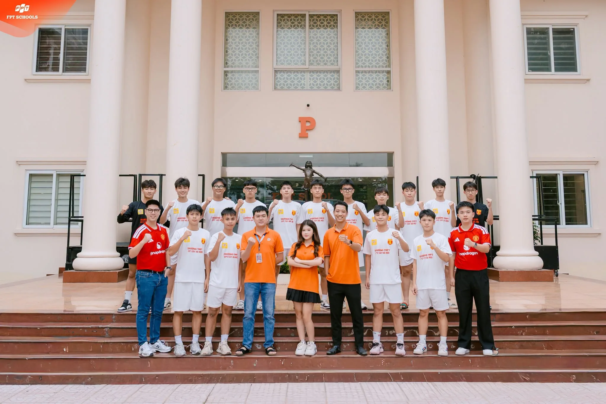 BÙNG NỔ KHÍ THẾ TẠI LỄ RA QUÂN: ĐỘI TUYỂN TRƯỜNG THPT FPT TÂY HÀ NỘI CHÍNH THỨC BẮT ĐẦU HÀNH TRÌNH CHINH PHỤC CÚP AN NINH THỦ ĐÔ 2026! - FPT Education Lễ xuất quân