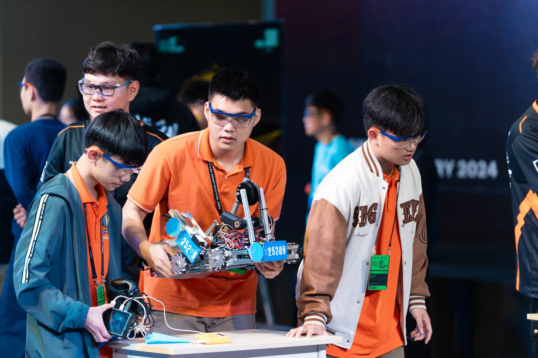 FPT Schools cất nóc cơ sở đầu tiên tại Hà Tĩnh, kiến tạo nguồn nhân lực chất lượng cao cho vùng Bắc Trung Bộ | FPT Schools
