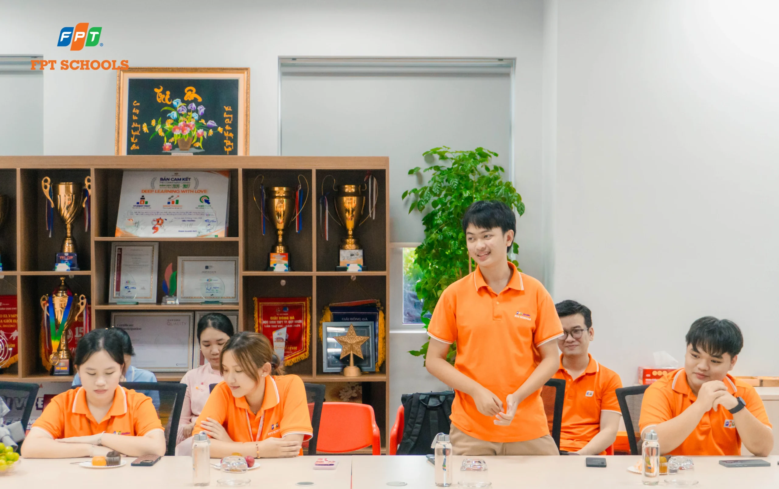 Học sinh đội tuyển Olympic VNU 2026 chia sẻ cùng thầy cô và phụ huynh tại FPT School Quy Nhơn