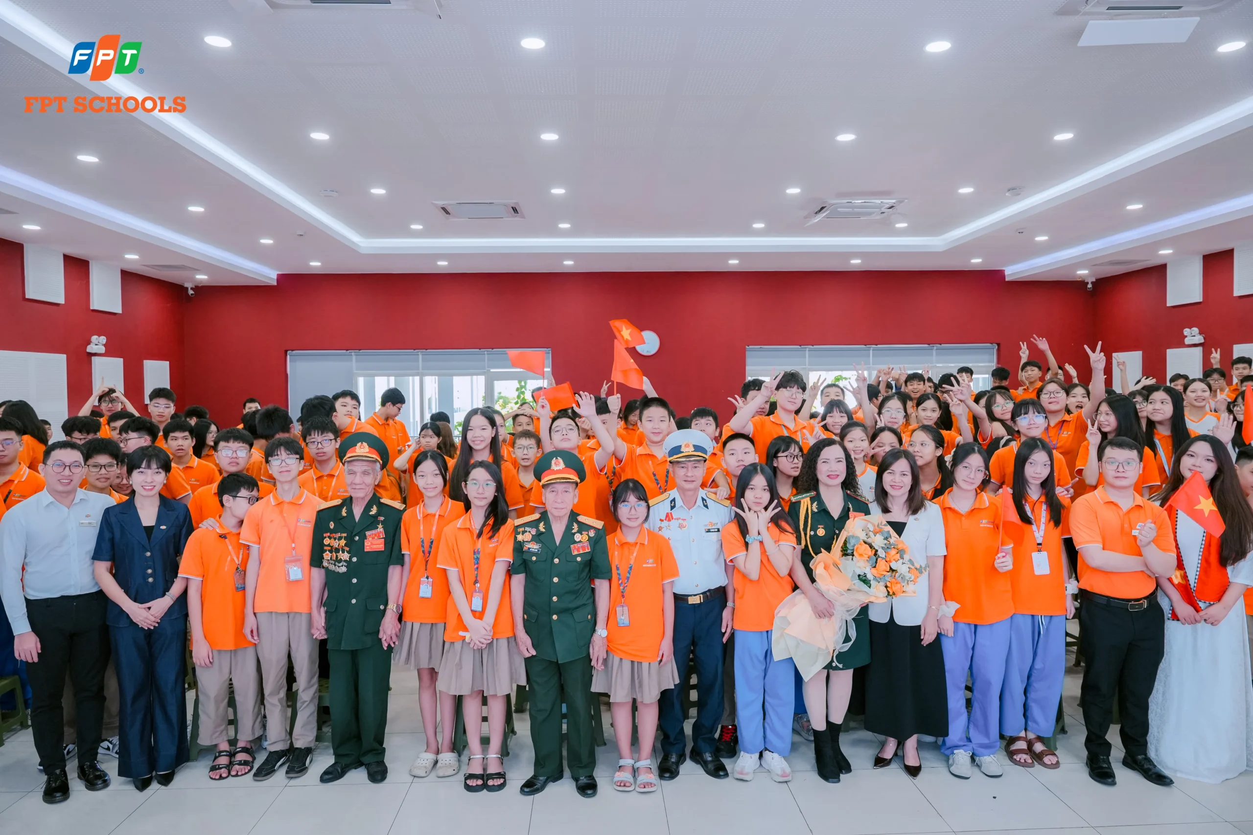 Talkshow “Dấu chân người lính” – Tiếp lửa truyền thống | FPT Schools