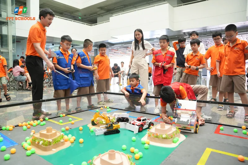 Robotics FPT School Challenge 2026: Vòng 2 tăng tốc, bứt phá | FPT Schools