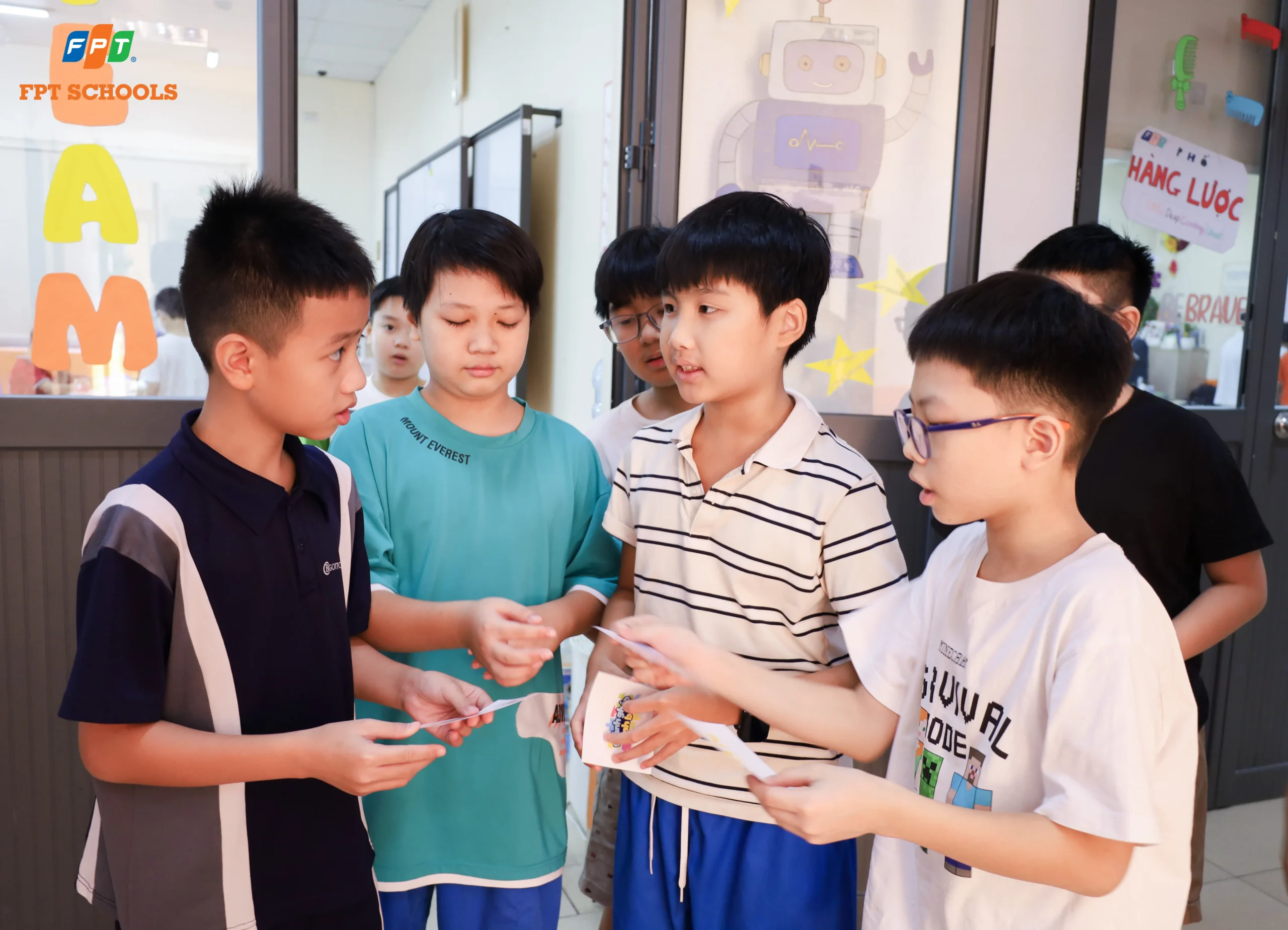 FPTers khối 6 Cầu Giấy "phá băng" ngại ngùng, thêm bạn, thêm vui trong workshop "Mảnh ghép tình bạn" - FPT Education FPTers khối 6 Cầu Giấy "phá băng" ngại ngùng, thêm bạn, thêm vui trong workshop "Mảnh ghép tình bạn" | FPT Schools