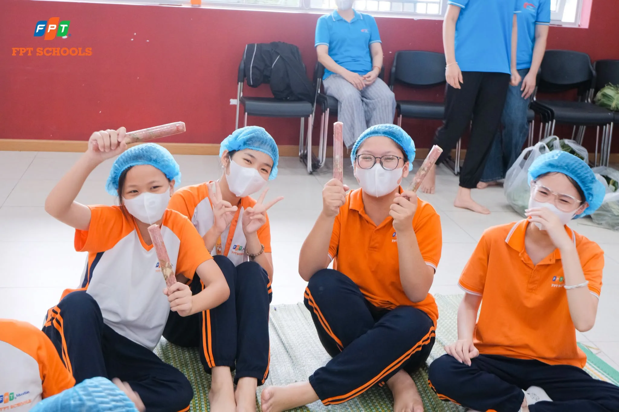 FSchoolers trực tiếp thực hành làm Nem chua Thanh Hóa