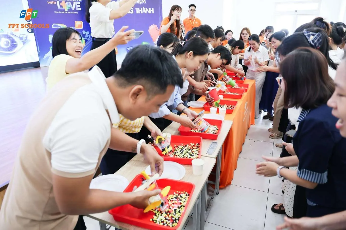 FPT School Đà Nẵng tập huấn giáo dục STEM, AI và công nghệ cho 120 giáo viên Tiểu học - FPT Education FPT School Đà Nẵng tập huấn giáo dục STEM, AI và công nghệ cho 120 giáo viên Tiểu học | FPT Schools