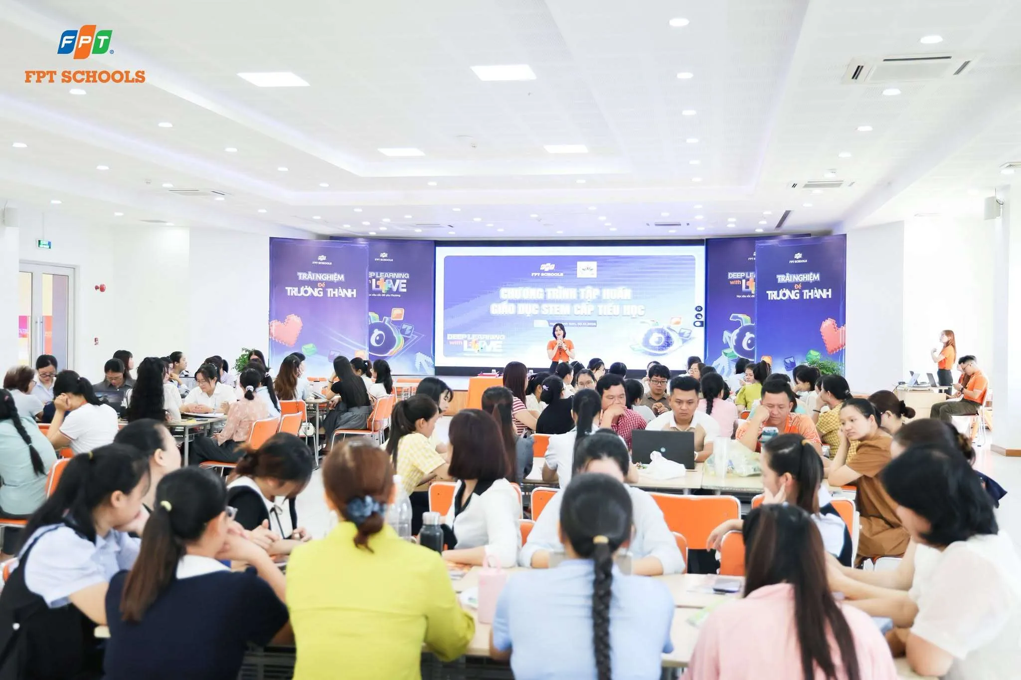 FPT School Đà Nẵng tập huấn giáo dục STEM, AI và công nghệ cho 120 giáo viên Tiểu học - FPT Education FPT School Đà Nẵng tập huấn giáo dục STEM, AI và công nghệ cho 120 giáo viên Tiểu học | FPT Schools