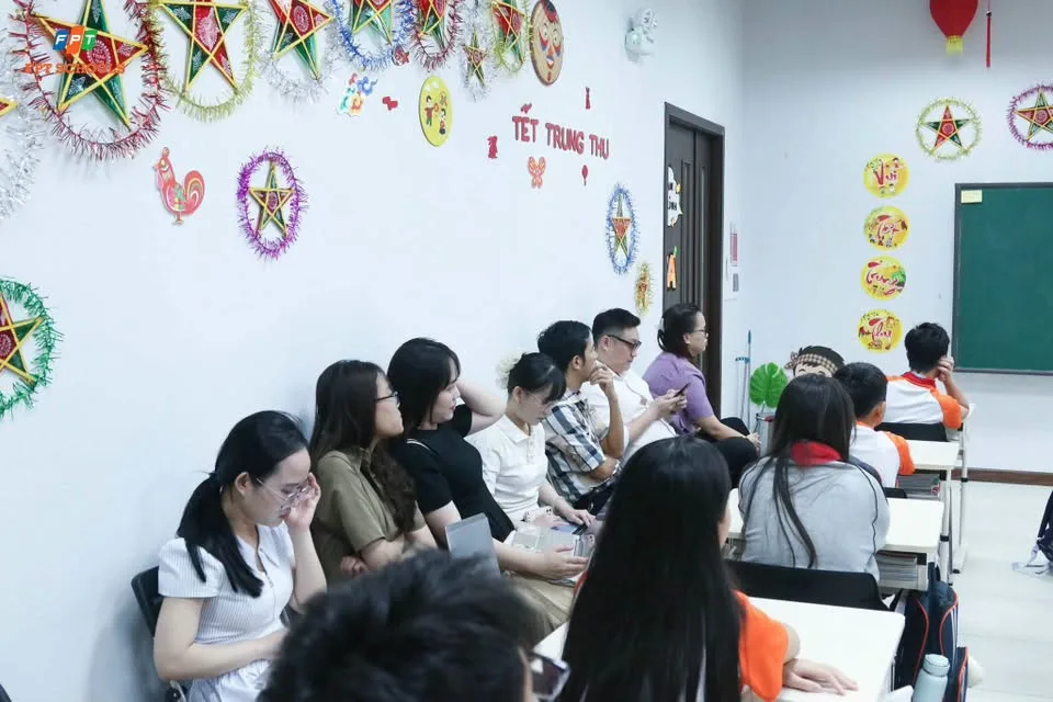 Học sinh trung học FPT School Vinh: Học tiếng anh cùng bạn bè ba tỉnh, khám phá văn học qua những góc nhìn khác biệt | FPT Schools