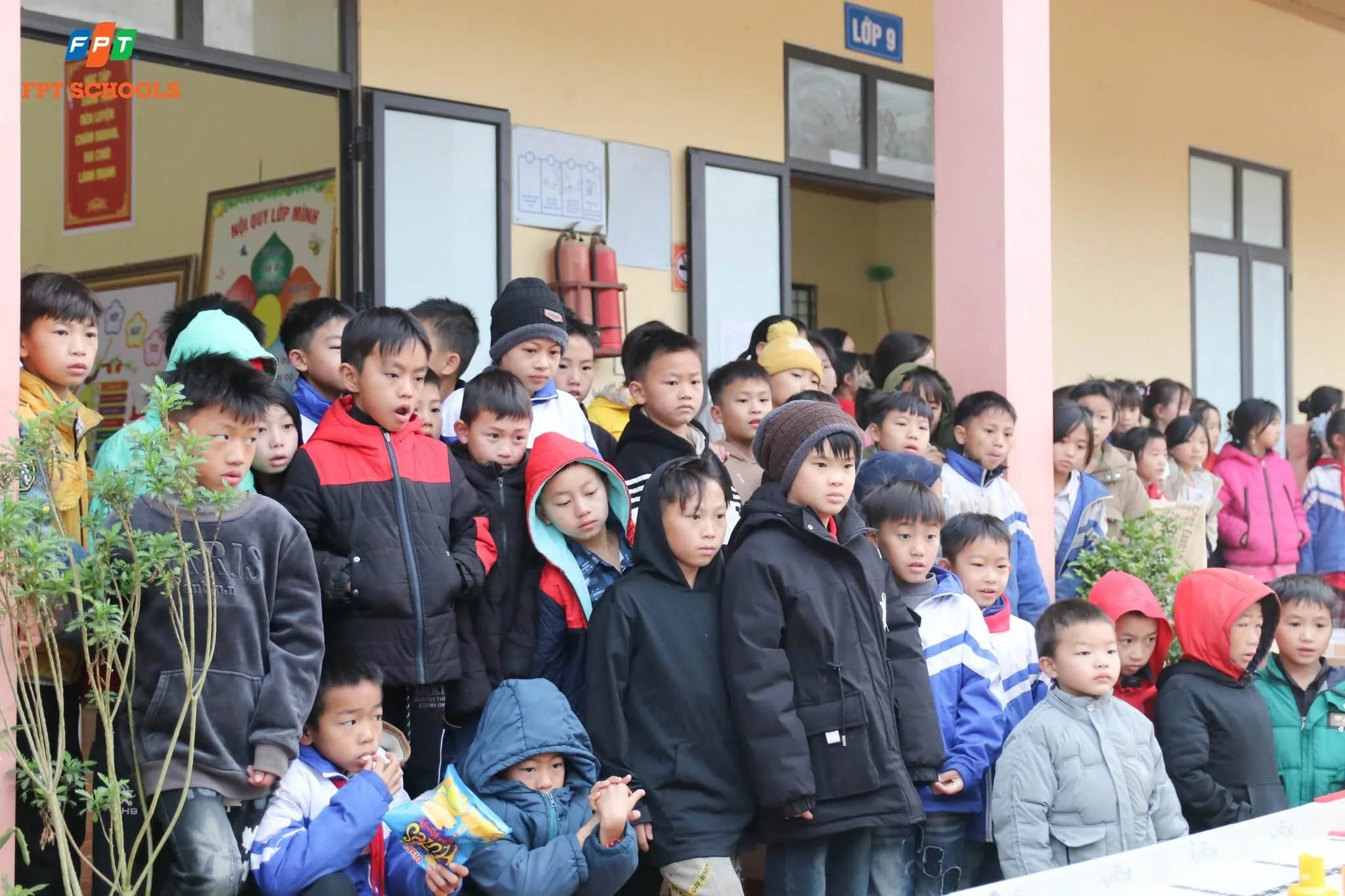 Nắng ấm về bản – Hành trình lan tỏa tri thức và niềm đam mê công nghệ cùng LIT STEM CLUB | FPT Schools