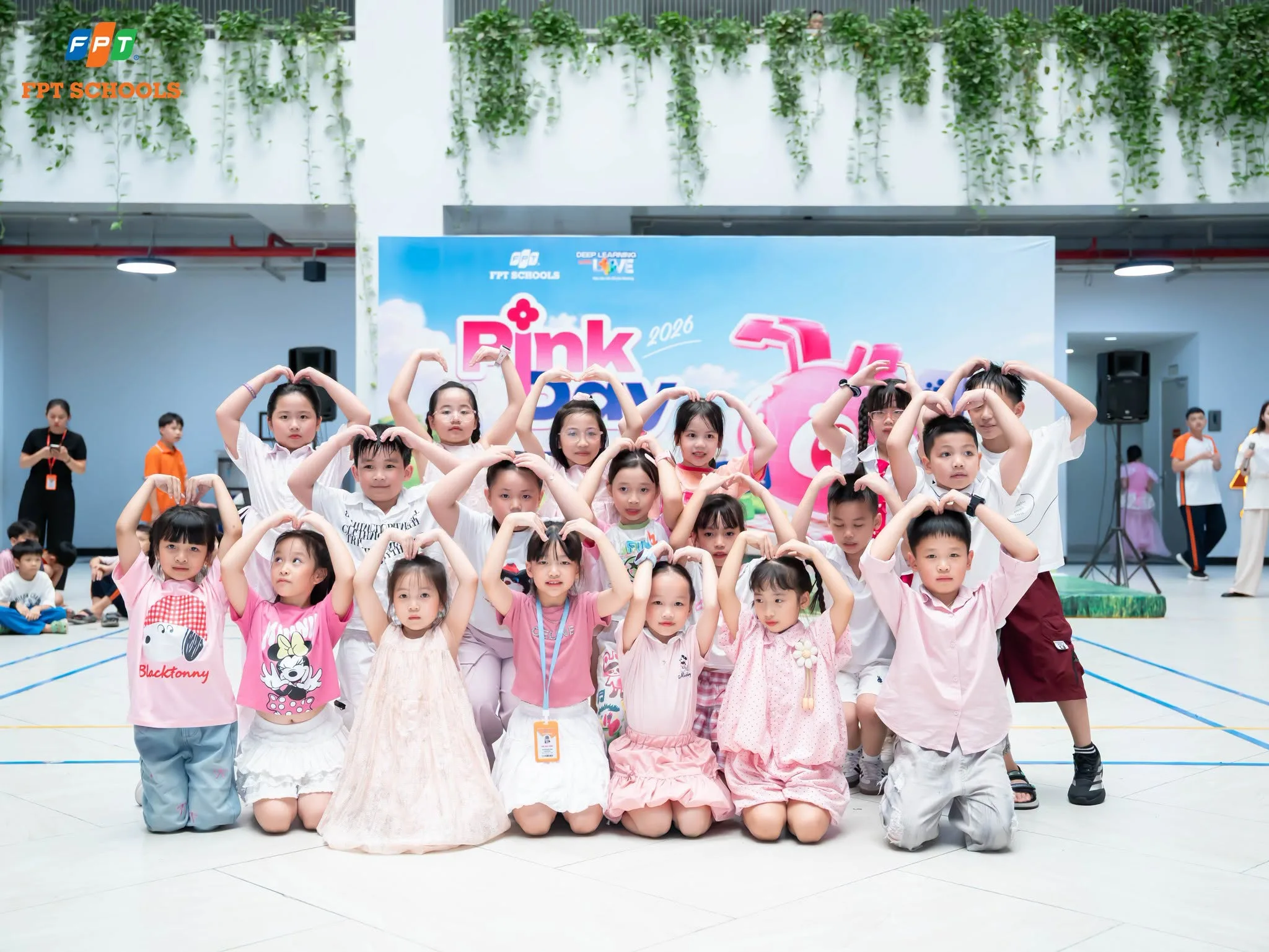 Pink Day 2026 – Sắc hồng tháng 10 rực rỡ tại FPT School Bắc Ninh | FPT Schools