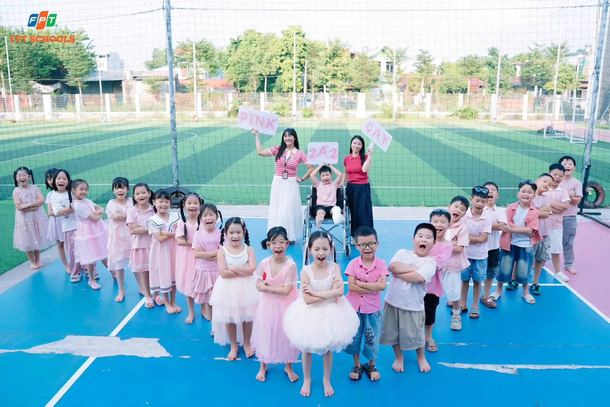 PINK DAY | FSCHOOLERS RỰC RỠ SẮC HỒNG, LAN TỎA YÊU THƯƠNG | FPT Schools