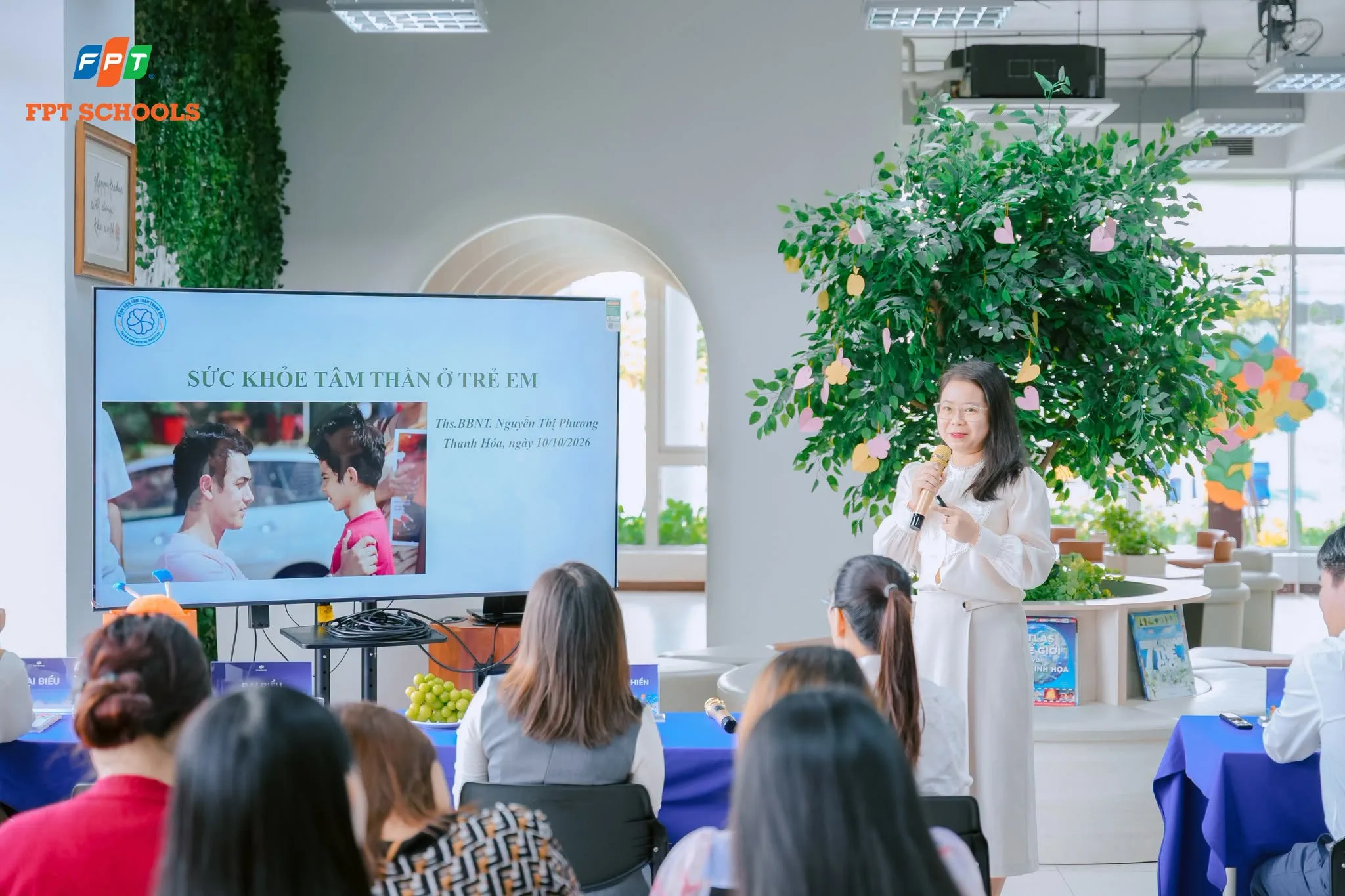 Thầy cô Nhà F lắng nghe để thấu hiểu – Đồng hành cùng sức khỏe tinh thần học đường FSchoolers - FPT Education Thầy cô học cách nhận diện và hỗ trợ học sinh kịp thời