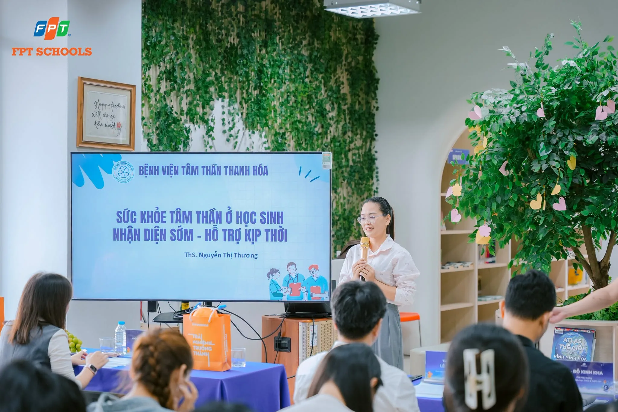 Thầy cô Nhà F lắng nghe để thấu hiểu – Đồng hành cùng sức khỏe tinh thần học đường FSchoolers | FPT Schools