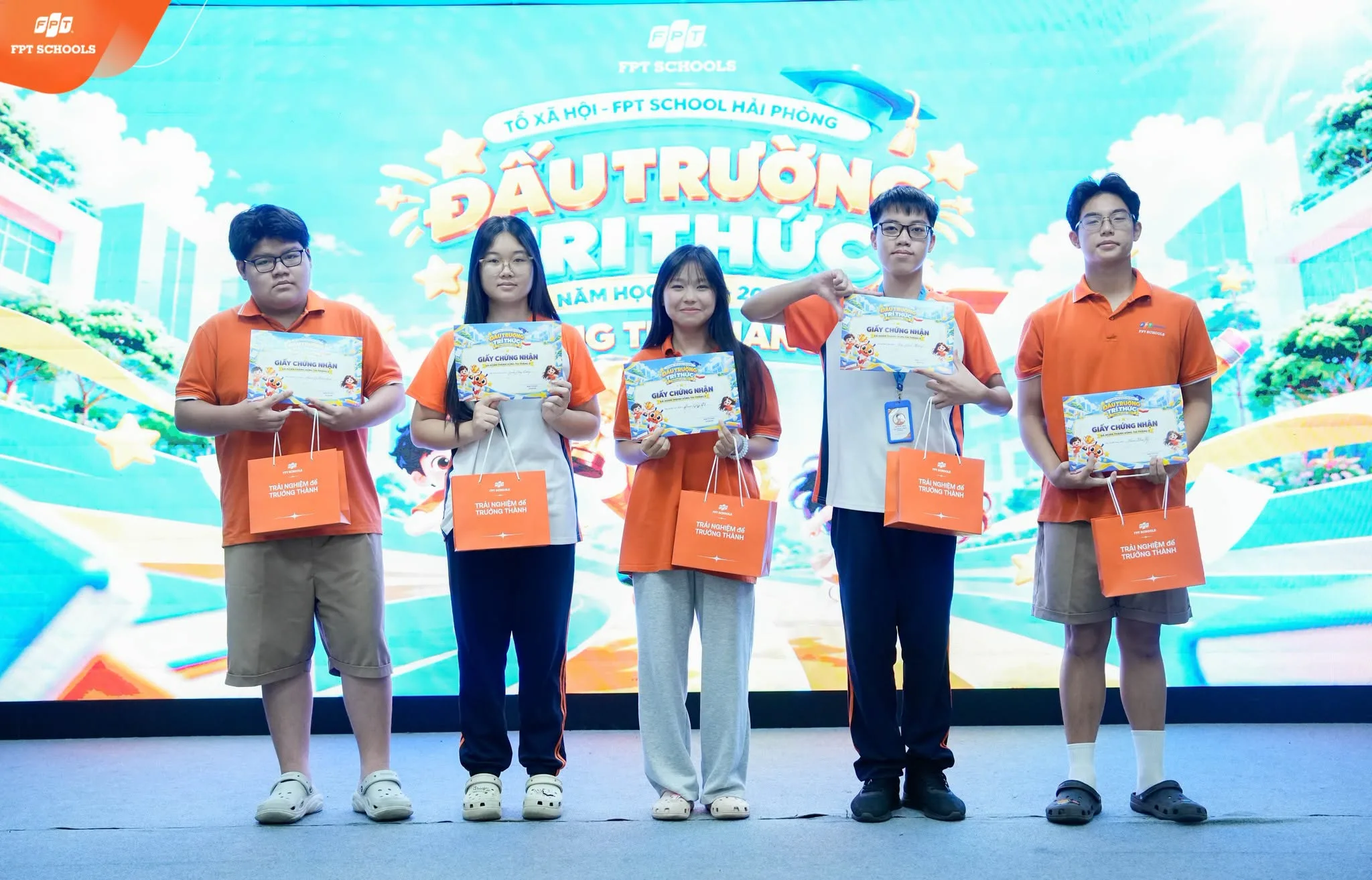 Top 5 học sinh xuất sắc bảng THPT Đấu trường tri thức FPT School Hải Phòng